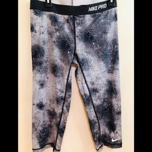 Nike Pro Dry Fit cropped leggings